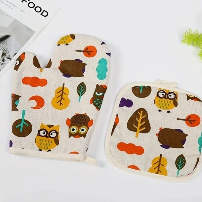 Long Fabric Heat-Resistant Oven Mitt 1